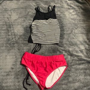 Super cute swimsuit built in bra pads tie back double strap striped mesh neck